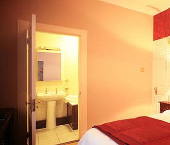 Brisbane House Hotel Largs