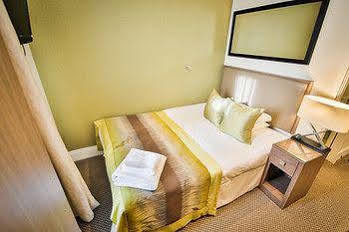 Brisbane House Largs